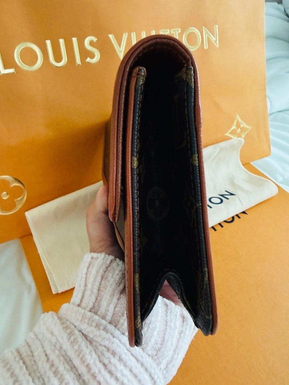 Louis Vuitton Vintage Monogram Pochette Dame 26 Clutch |New Hardware + GoldChain - Picture 7 of 15